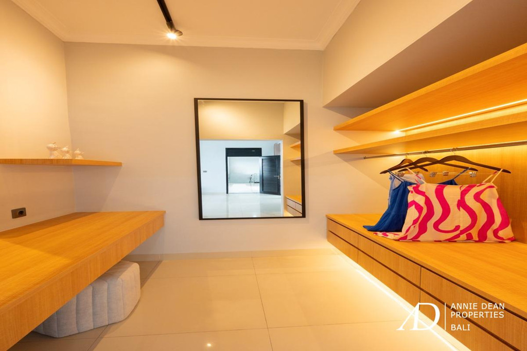 FREEHOLD | MODERN 4-BEDROOM VILLA IN JIMBARAN