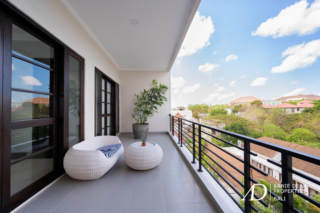 FREEHOLD | MODERN 4-BEDROOM VILLA IN JIMBARAN