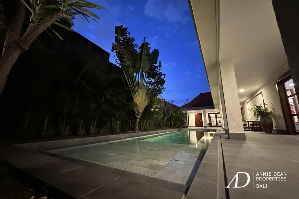 LEASEHOLD | MODERN TROPICAL VILLA IN TOYANING UNGASAN 