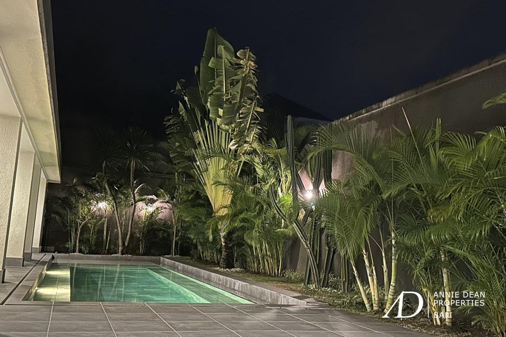 LEASEHOLD | MODERN TROPICAL VILLA IN TOYANING UNGASAN 