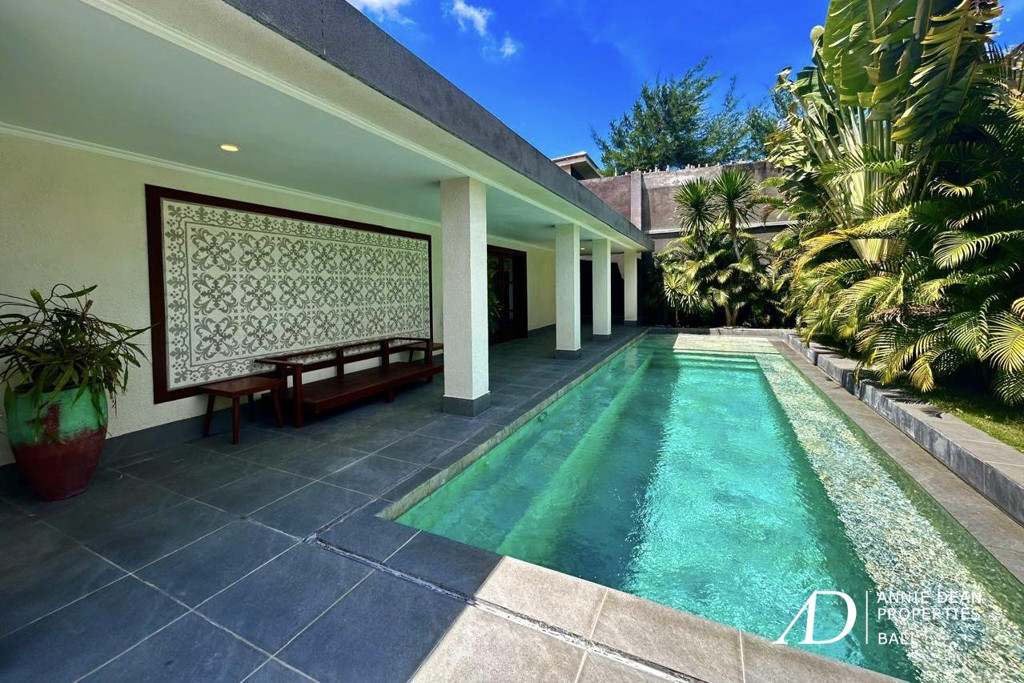 LEASEHOLD | MODERN TROPICAL VILLA IN TOYANING UNGASAN 