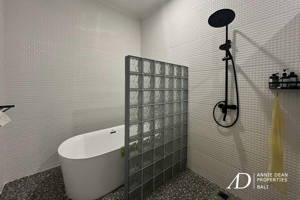 LEASEHOLD | MODERN TROPICAL VILLA IN TOYANING UNGASAN 