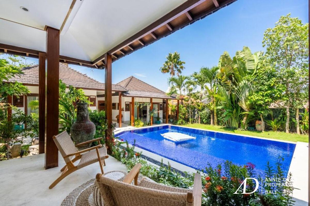 LEASEHOLD | TROPICAL MODERN BALINESE DESIGN VILLA IN KEROBOKAN