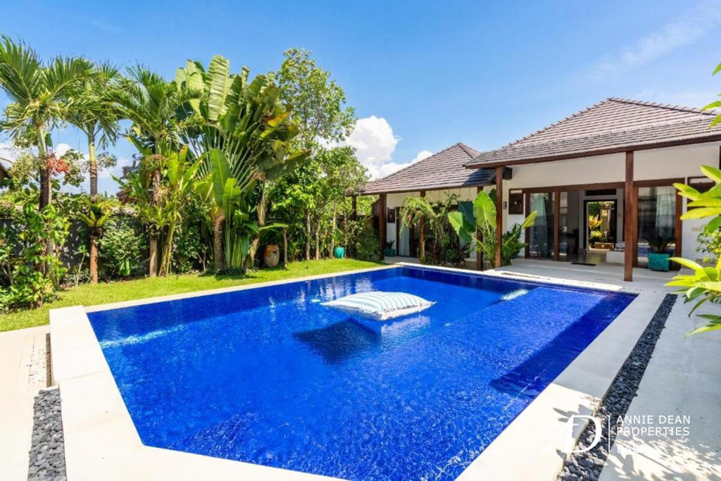 LEASEHOLD | TROPICAL MODERN BALINESE DESIGN VILLA IN KEROBOKAN