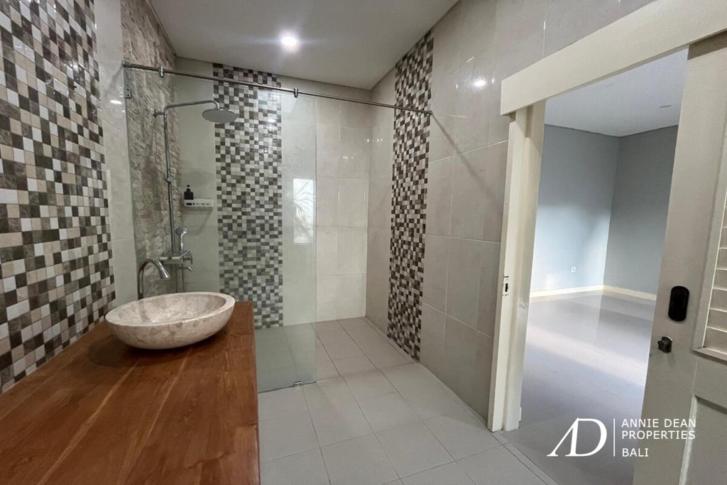 LEASEHOLD 25 YRS | 2-BEDROOM VILLA IN MERTANADI - SEMINYAK 