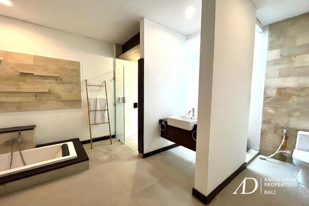 FREEHOLD |  RARE OPPORTUNITY 1-BEDROOM VILLA IN UMALAS 