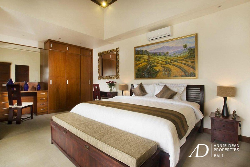 LEASEHOLD | 3-BEDROOM VILLA IN THE HEART OF SEMINYAK - PRIME LOCATION