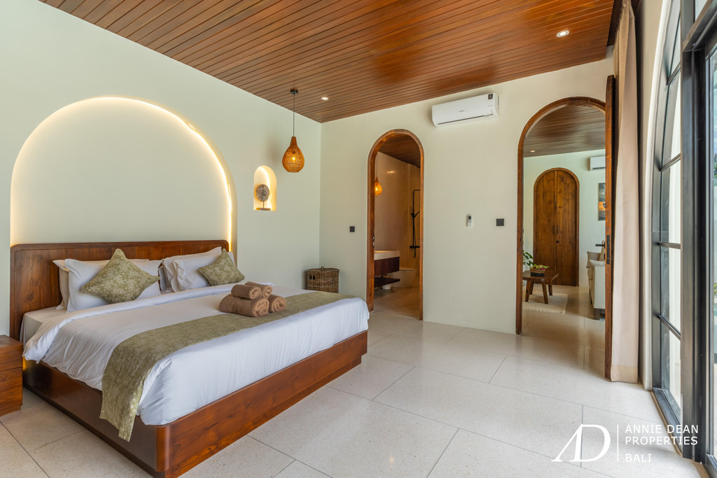 LEASEHOLD 28 YRS | MODERN MEDITERRANEAN VILLA IN SEMINYAK - PRIME LOCATION