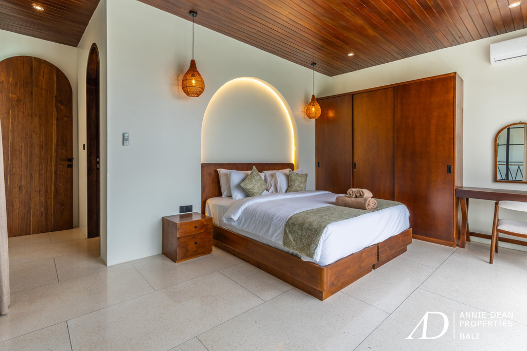 LEASEHOLD 28 YRS | MODERN MEDITERRANEAN VILLA IN SEMINYAK - PRIME LOCATION