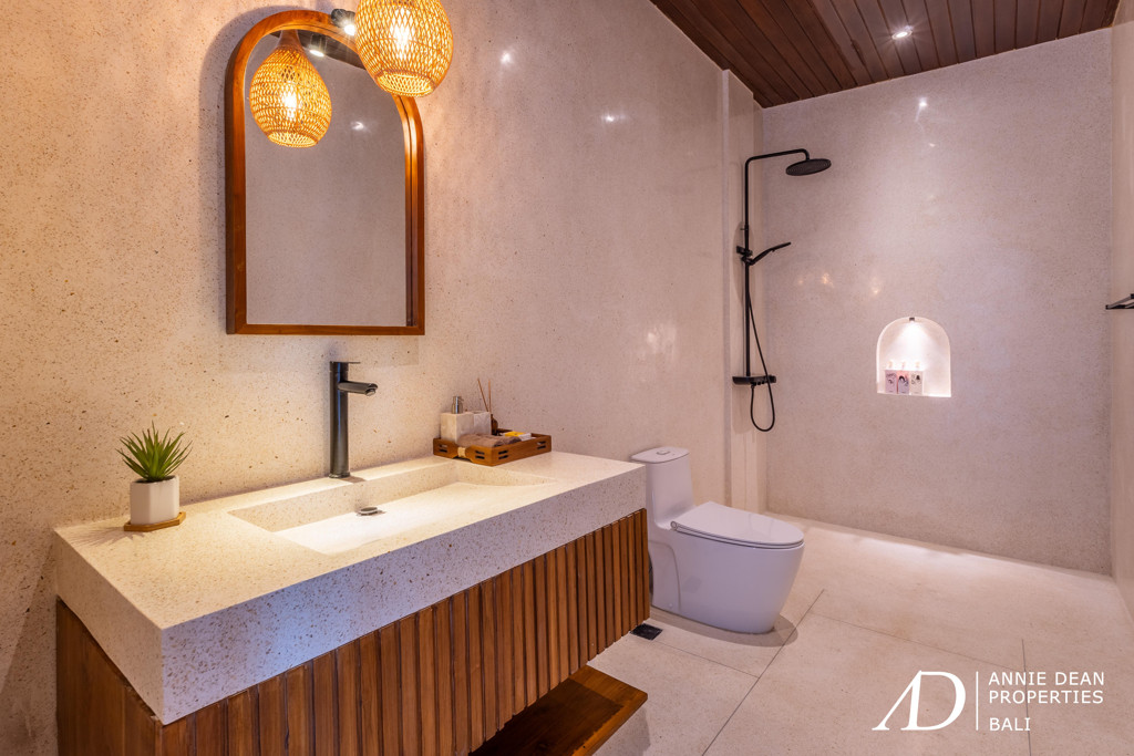 LEASEHOLD 28 YRS | MODERN MEDITERRANEAN VILLA IN SEMINYAK - PRIME LOCATION