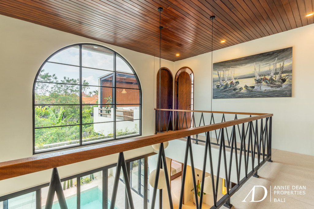 LEASEHOLD 28 YRS | MODERN MEDITERRANEAN VILLA IN SEMINYAK - PRIME LOCATION