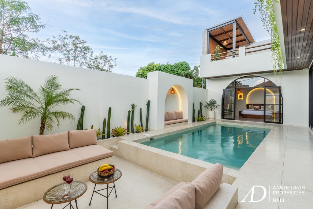 LEASEHOLD 28 YRS | MODERN MEDITERRANEAN VILLA IN SEMINYAK - PRIME LOCATION