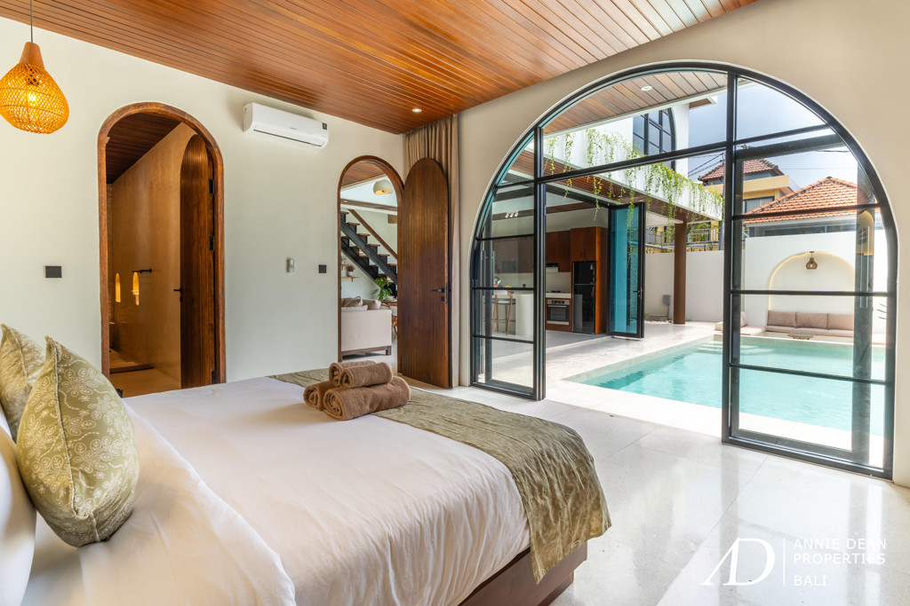 LEASEHOLD 28 YRS | MODERN MEDITERRANEAN VILLA IN SEMINYAK - PRIME LOCATION