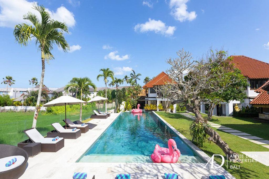 FREEHOLD | MAGNIFICENT 8-BEDROOM ESTATE IN PERERENAN