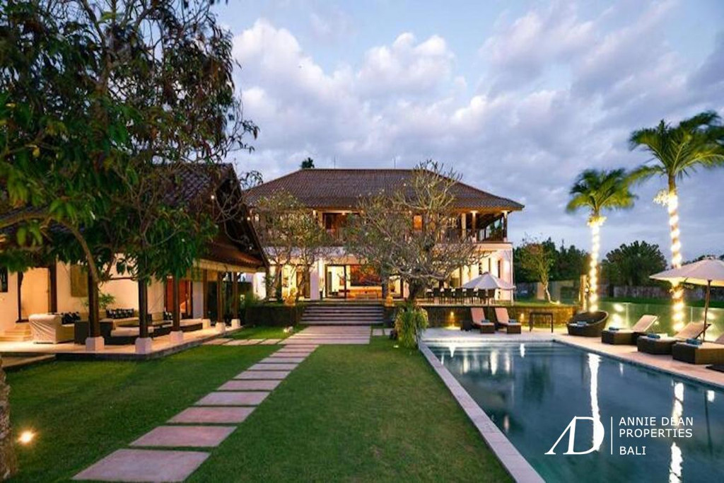 FREEHOLD | MAGNIFICENT 8-BEDROOM ESTATE IN PERERENAN
