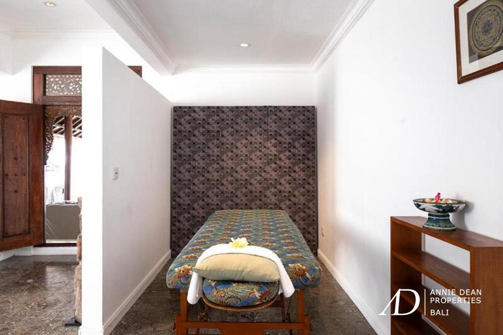 FREEHOLD | MAGNIFICENT 8-BEDROOM ESTATE IN PERERENAN