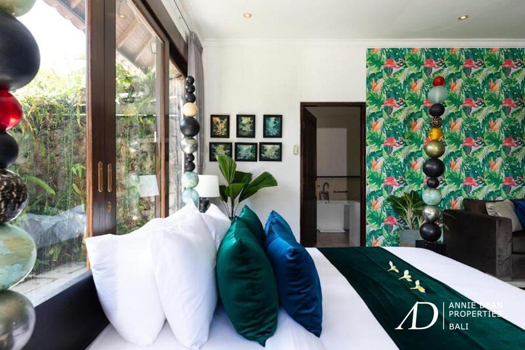 FREEHOLD | MAGNIFICENT 8-BEDROOM ESTATE IN PERERENAN