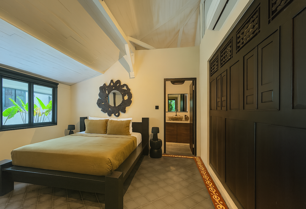 YEARLY/MONTHLY | TROPICAL JOGLO 3 BEDROOM VILLA WITH ICONIC ARCHITECTURE IN CEMAGI