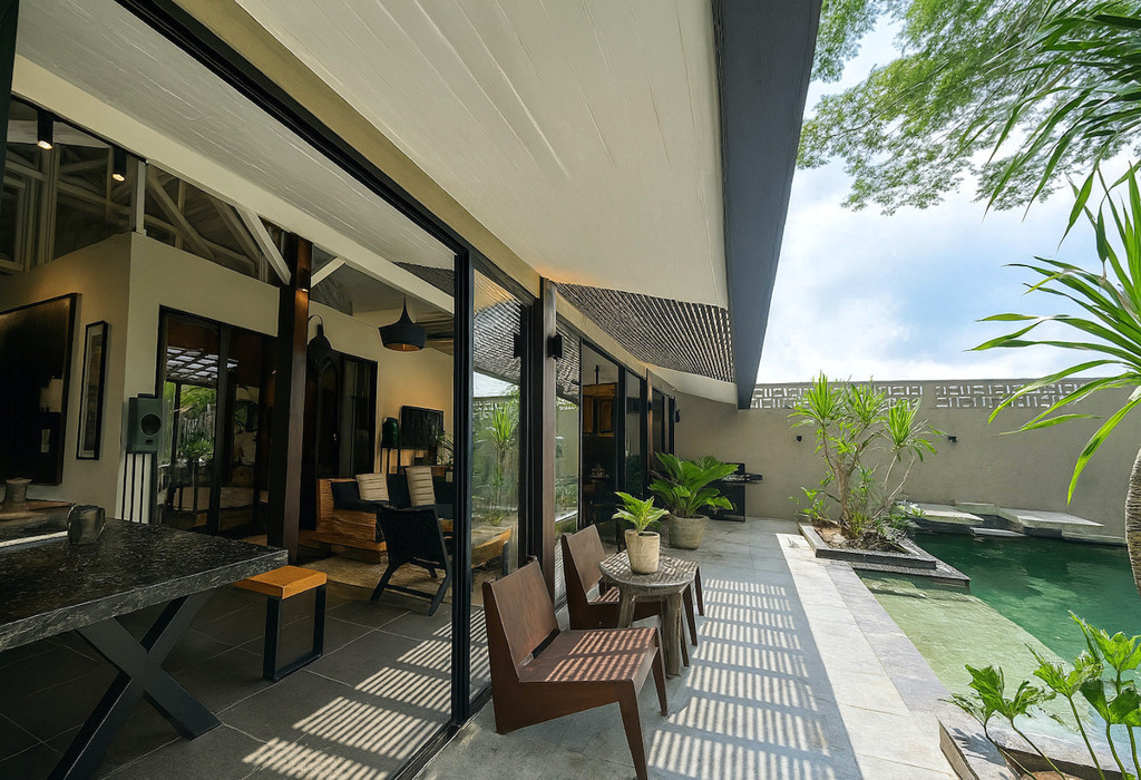 YEARLY/MONTHLY | TROPICAL JOGLO 3 BEDROOM VILLA WITH ICONIC ARCHITECTURE IN CEMAGI