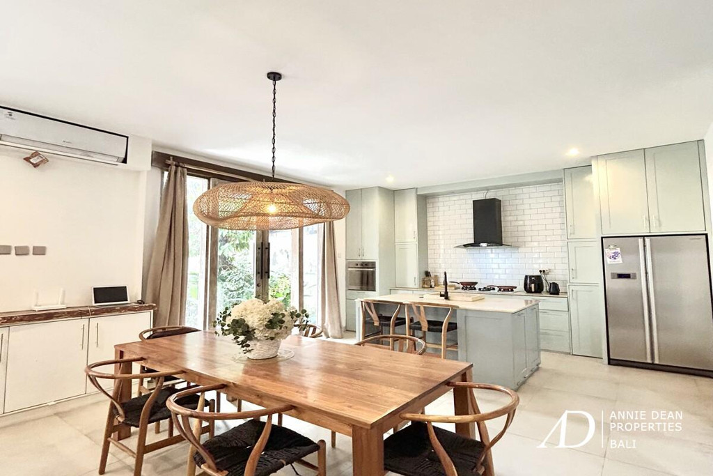 FREEHOLD | VILLA IN PRIME RESIDENTIAL AREA NEAR SEMINYAK