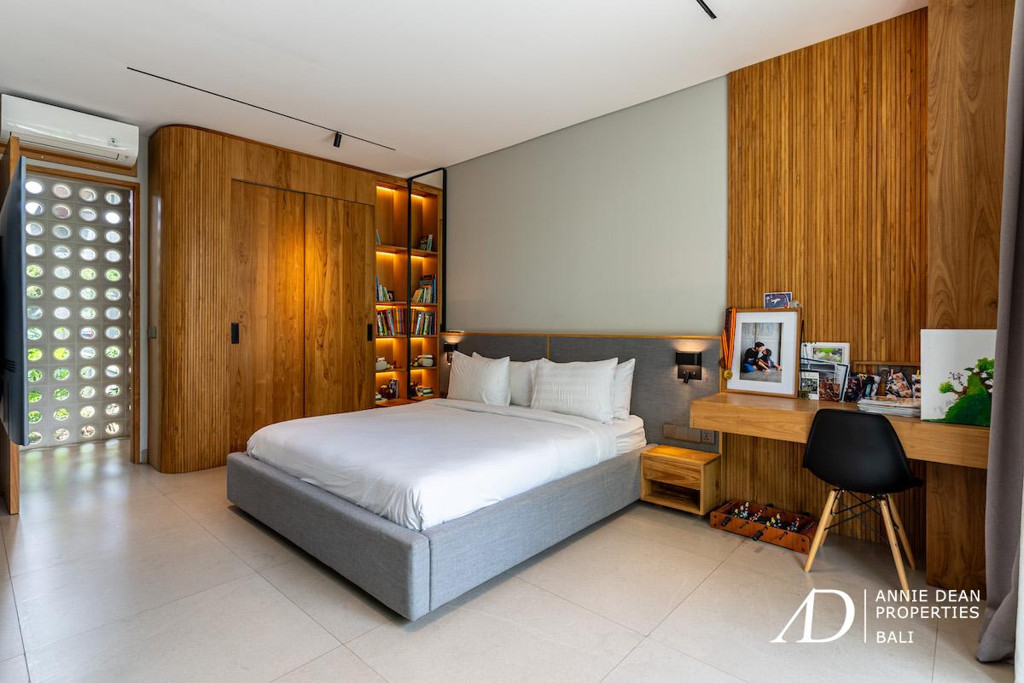 FREEHOLD | MODERN DESIGNER VILLA WITH RICE FIELD VIEWS - TABANAN