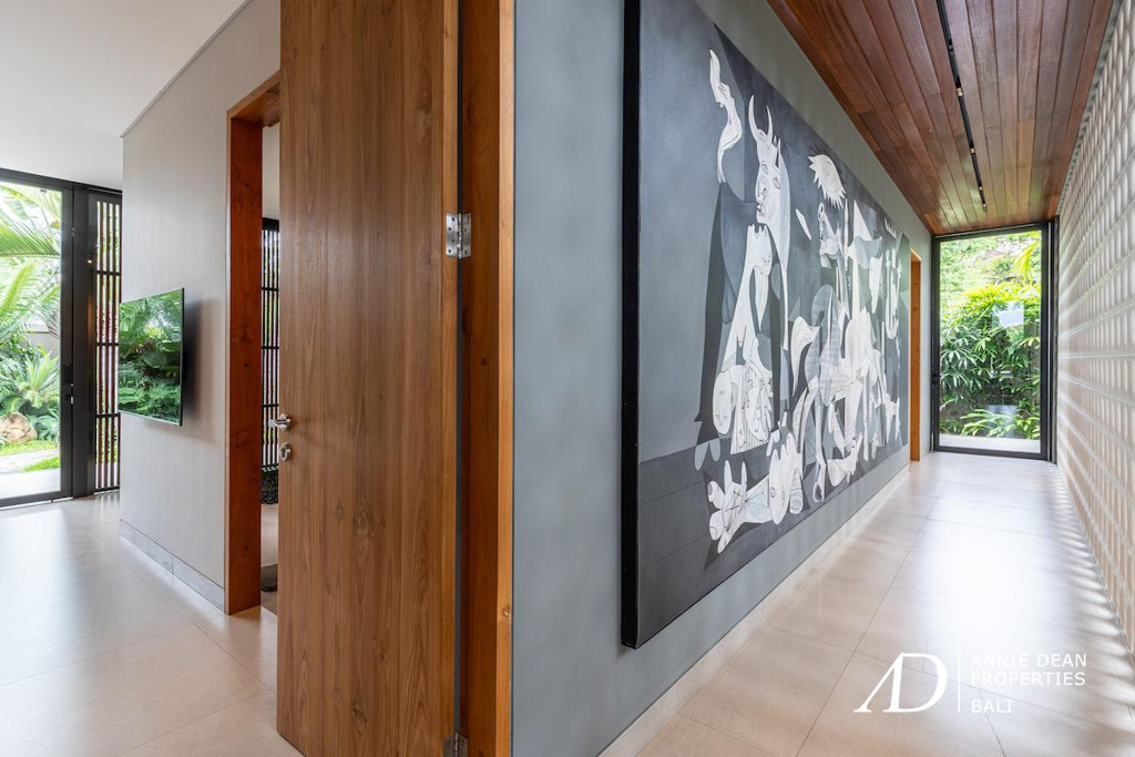 FREEHOLD | MODERN DESIGNER VILLA WITH RICE FIELD VIEWS - TABANAN