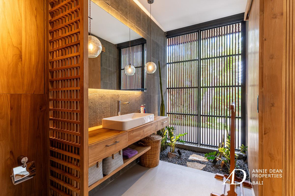 FREEHOLD | MODERN DESIGNER VILLA WITH RICE FIELD VIEWS - TABANAN