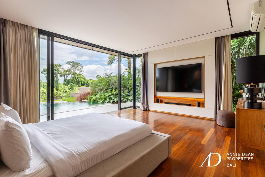 FREEHOLD | MODERN DESIGNER VILLA WITH RICE FIELD VIEWS - TABANAN