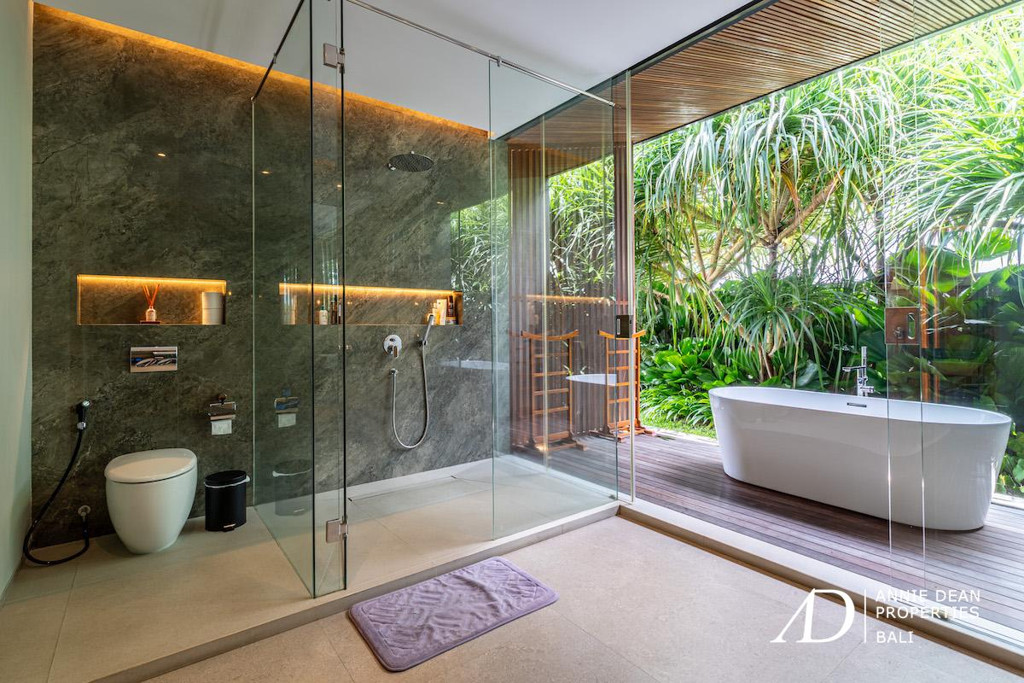 FREEHOLD | MODERN DESIGNER VILLA WITH RICE FIELD VIEWS - TABANAN