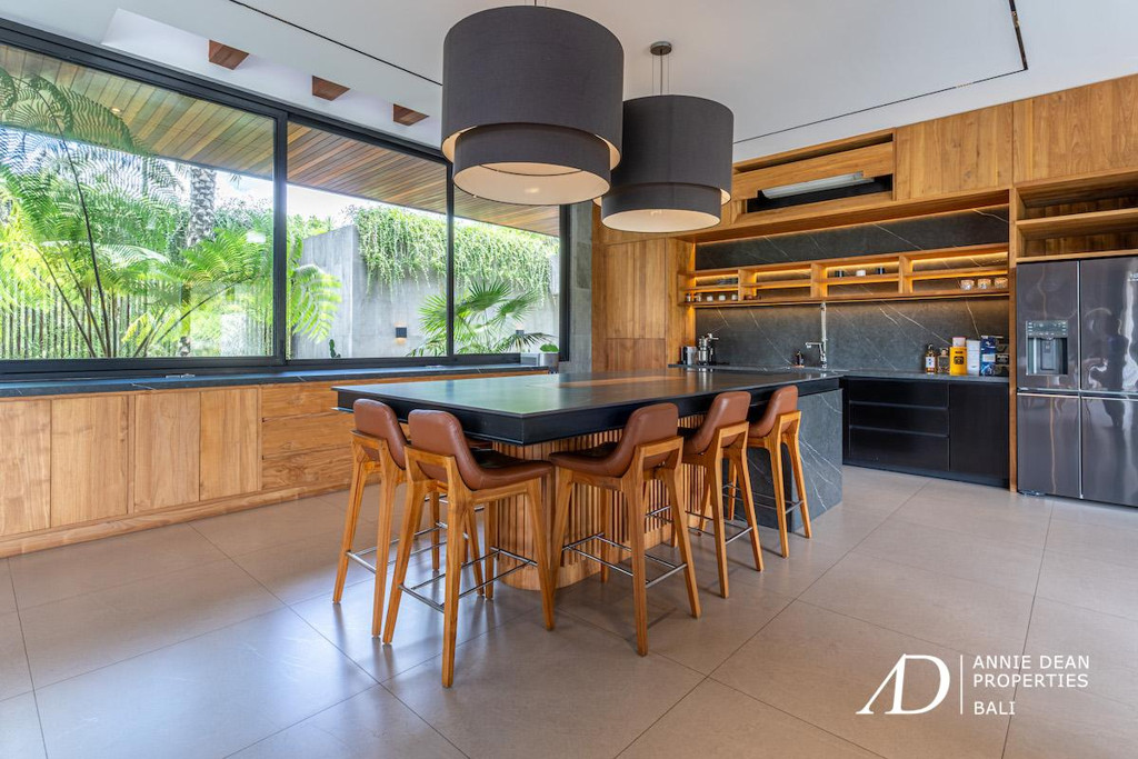 FREEHOLD | MODERN DESIGNER VILLA WITH RICE FIELD VIEWS - TABANAN