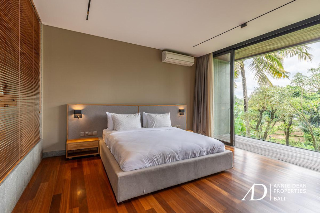 FREEHOLD | MODERN DESIGNER VILLA WITH RICE FIELD VIEWS - TABANAN