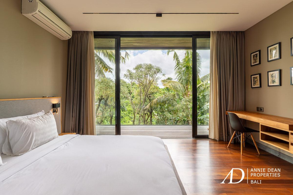 FREEHOLD | MODERN DESIGNER VILLA WITH RICE FIELD VIEWS - TABANAN