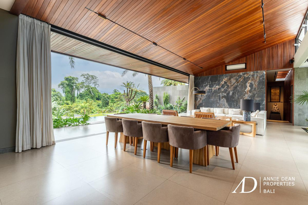 FREEHOLD | MODERN DESIGNER VILLA WITH RICE FIELD VIEWS - TABANAN