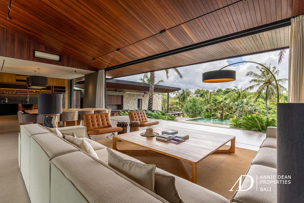 FREEHOLD | MODERN DESIGNER VILLA WITH RICE FIELD VIEWS - TABANAN