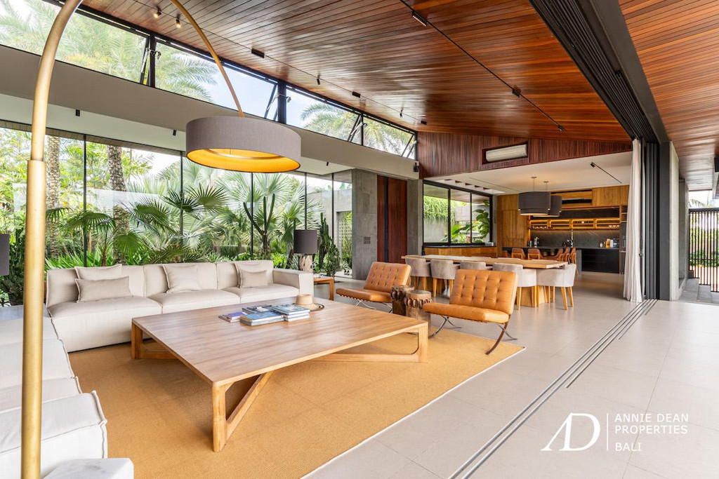 FREEHOLD | MODERN DESIGNER VILLA WITH RICE FIELD VIEWS - TABANAN