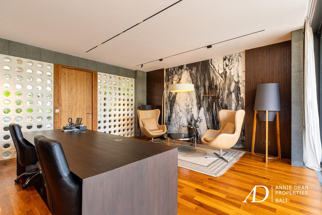 FREEHOLD | MODERN DESIGNER VILLA WITH RICE FIELD VIEWS - TABANAN