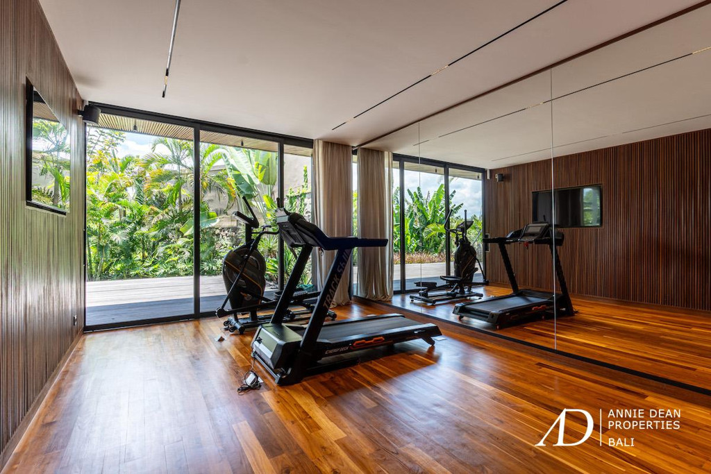 FREEHOLD | MODERN DESIGNER VILLA WITH RICE FIELD VIEWS - TABANAN