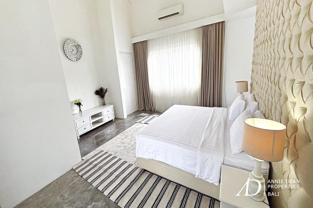 YEARLY RENTAL | MODERN LOFT-STYLE 4-BEDROOM VILLA FOR RENT IN PRIME UMALAS