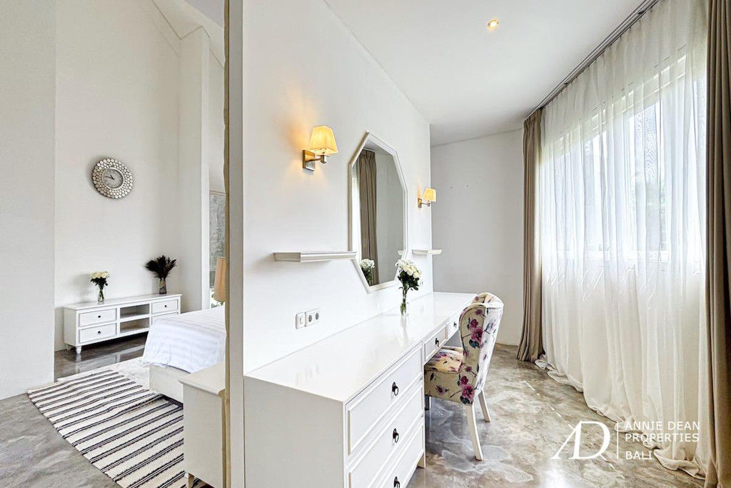 YEARLY RENTAL | MODERN LOFT-STYLE 4-BEDROOM VILLA FOR RENT IN PRIME UMALAS