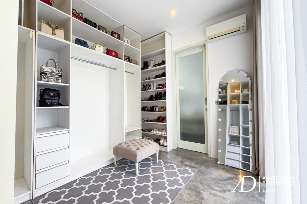 YEARLY RENTAL | MODERN LOFT-STYLE 4-BEDROOM VILLA FOR RENT IN PRIME UMALAS