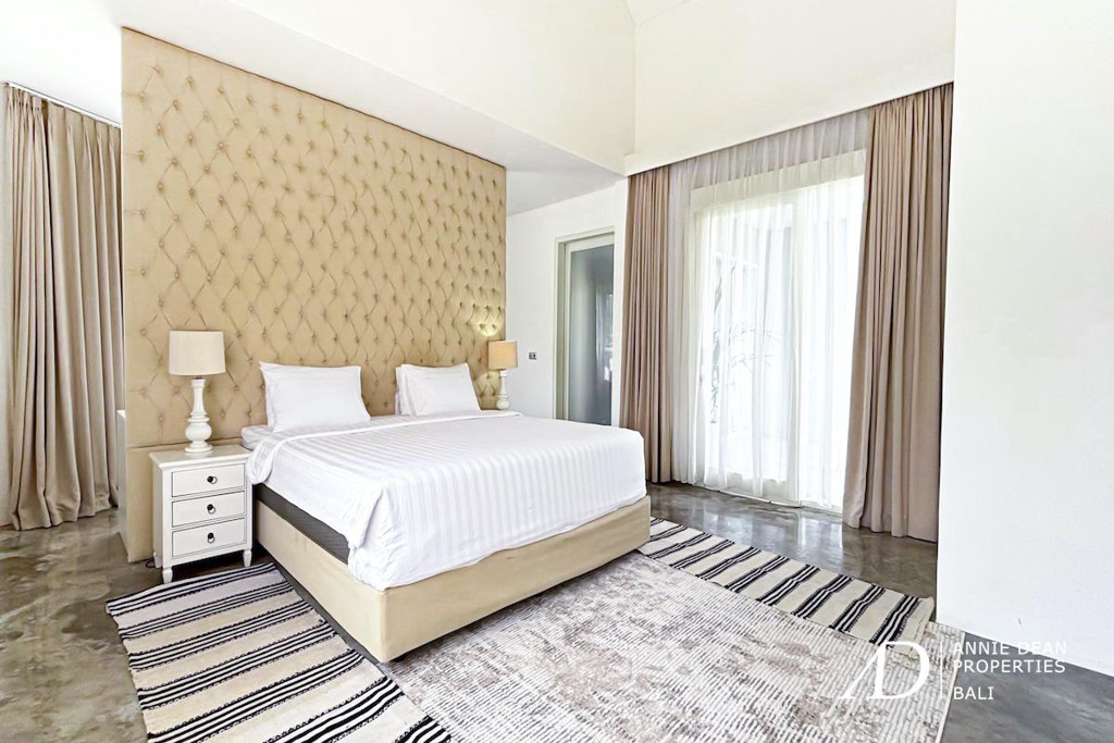 FREEHOLD | DESIGNER LOFT-STYLE VILLA WITH TROPICAL GARDEN IN UMALAS