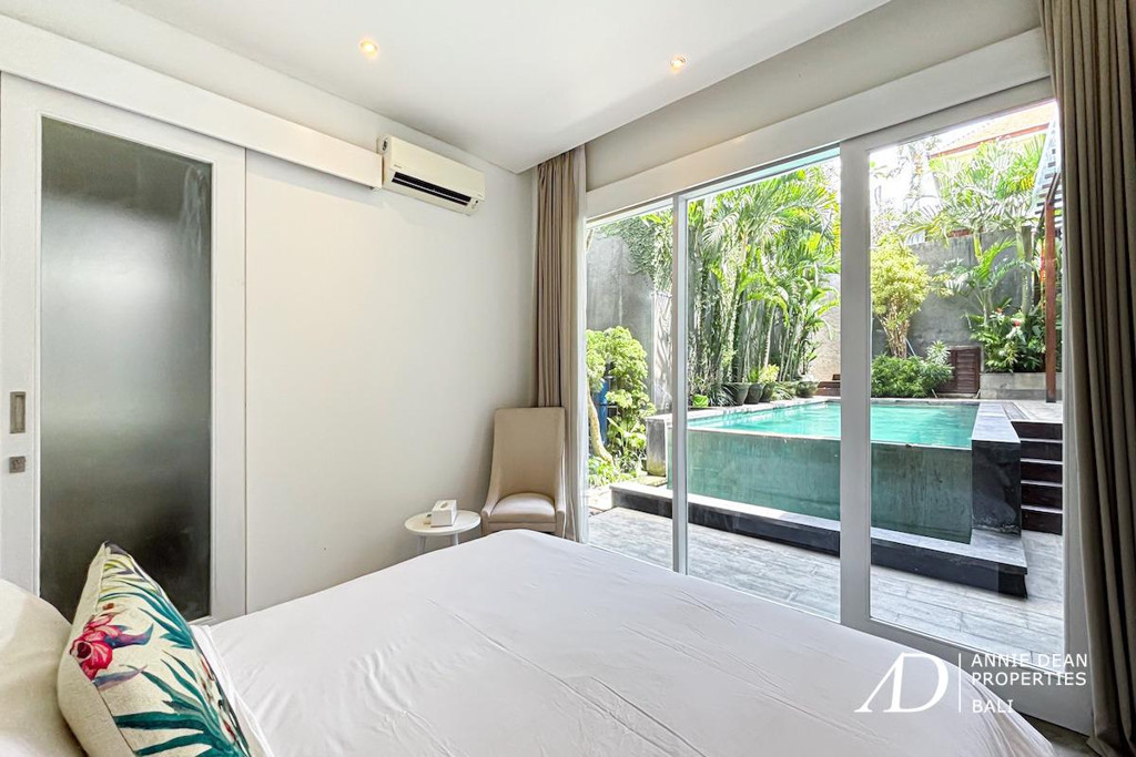 FREEHOLD | DESIGNER LOFT-STYLE VILLA WITH TROPICAL GARDEN IN UMALAS