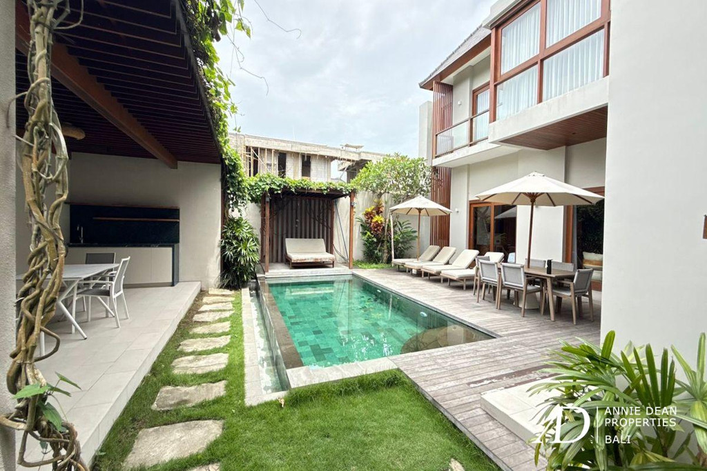 FREEHOLD | MODERN 4-BEDROOM VILLA IN BUMBAK - UMALAS