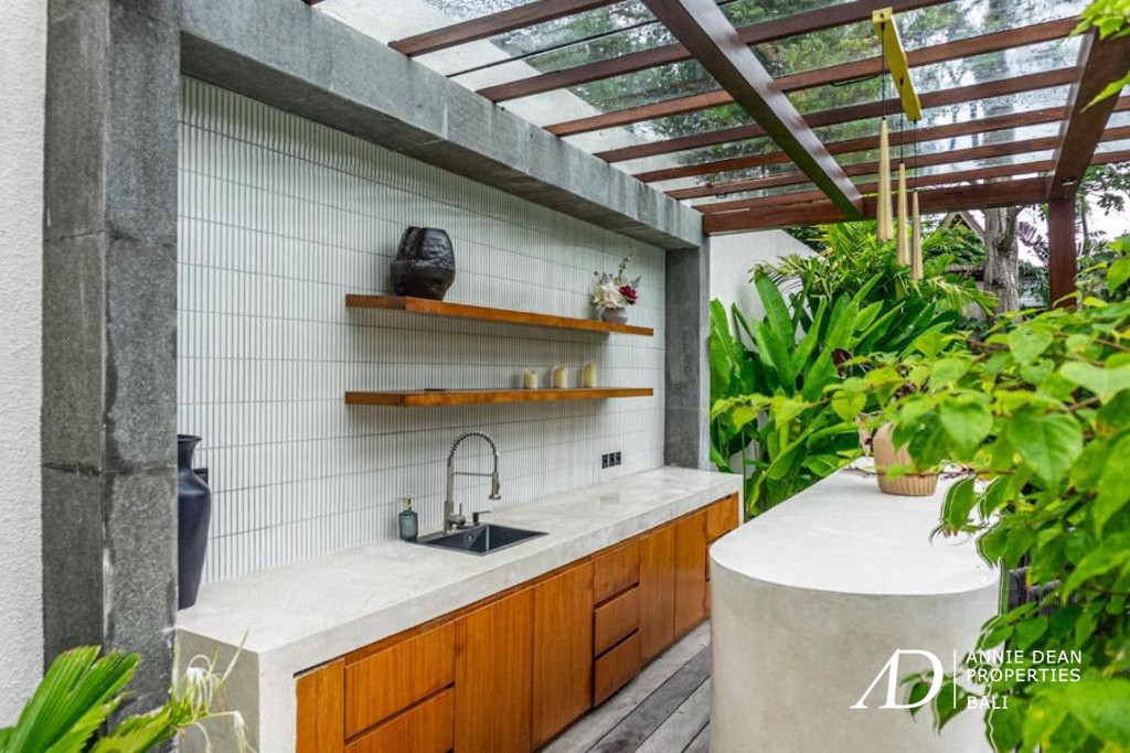 FREEHOLD | MODERN DESIGN VILLA WITH CINEMA ROOM & JACUZZI IN UMALAS