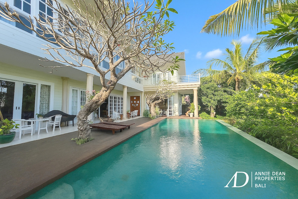 FREEHOLD | EUROPEAN-STYLE LUXURY VILLA IN UMALAS