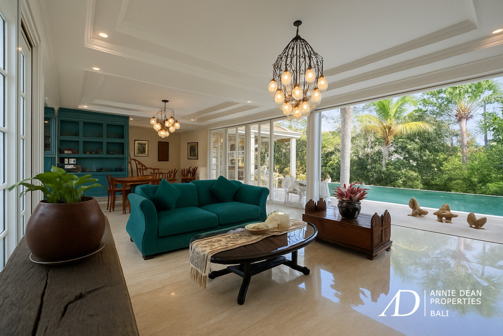 FREEHOLD | EUROPEAN-STYLE LUXURY VILLA IN UMALAS