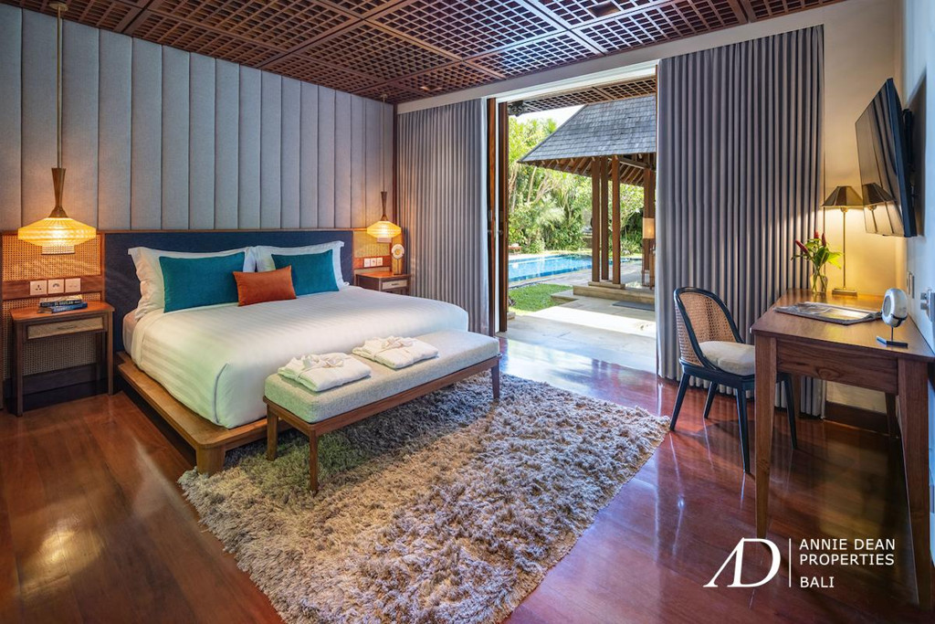 FREEHOLD | 5-BEDROOM LUXURY VILLA IN PETITENGET, SEMINYAK
