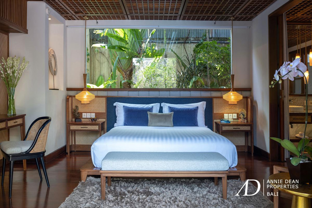 FREEHOLD | 5-BEDROOM LUXURY VILLA IN PETITENGET, SEMINYAK