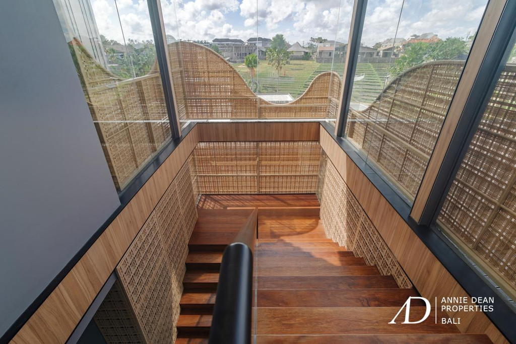 FREEHOLD OR LEASEHOLD | LUXURY MODERN VILLA IN PRIME UMALAS