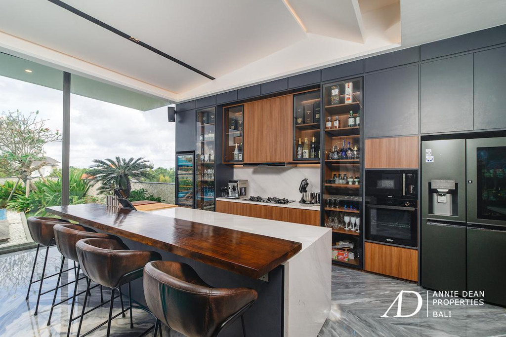 FREEHOLD OR LEASEHOLD | LUXURY MODERN VILLA IN PRIME UMALAS